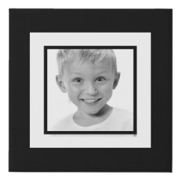 Vit gallerivägg för fotoframställning av svart tex