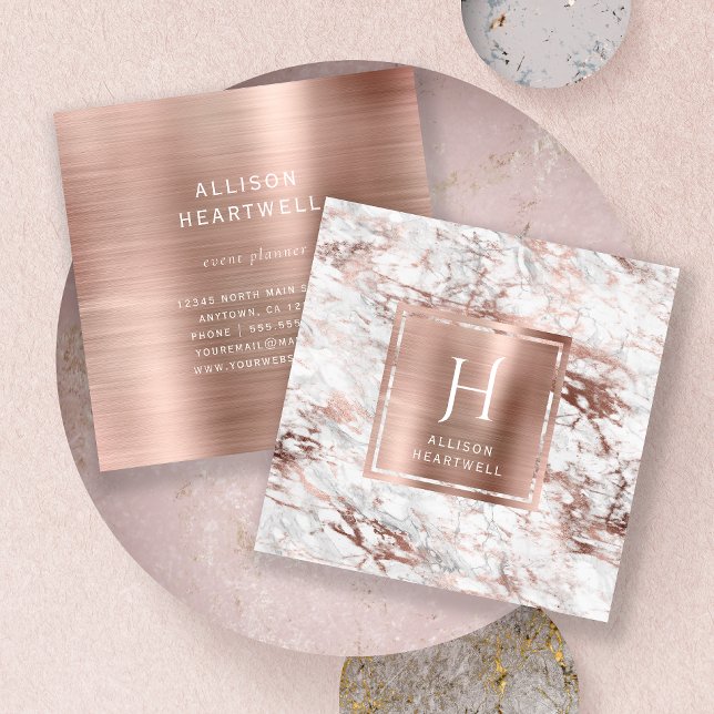Vit Grå Marmor Rosa Guld Borstad Folie Monogram Fyrkantigt Visitkort (Skapare uppladdad)