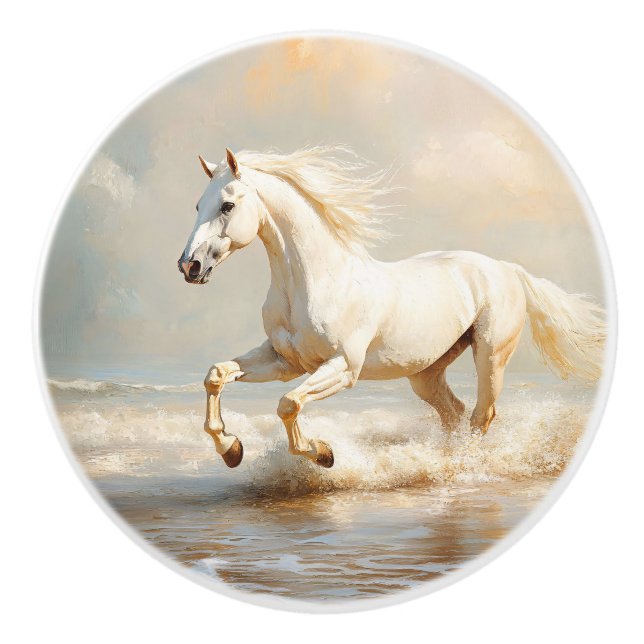 Vit häst som springer på stranden knopp (Framsidan)