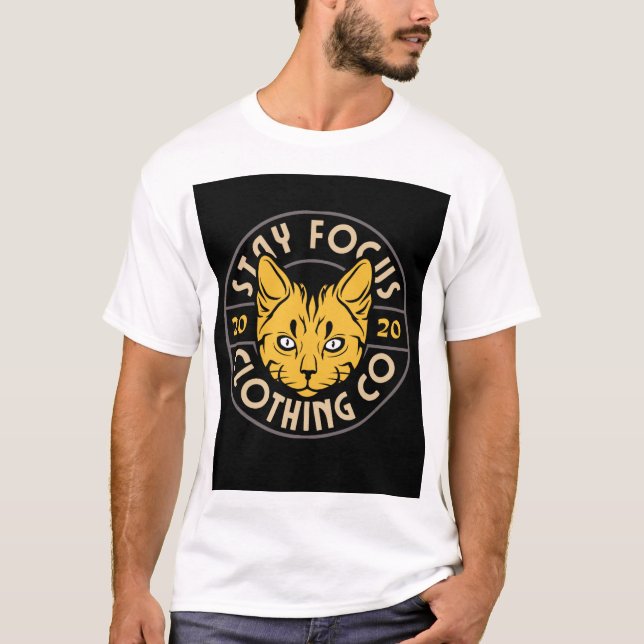 “Vit helärmad t-shirt med kattdesign” (Framsida)