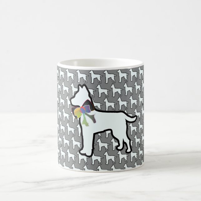 Vit hund med grå båge   kaffemugg (Center)
