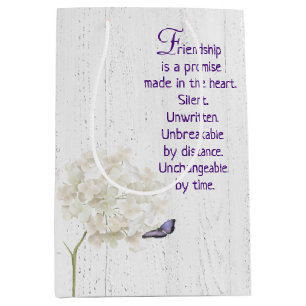 Vit Hydrangea och fjäril på Wood