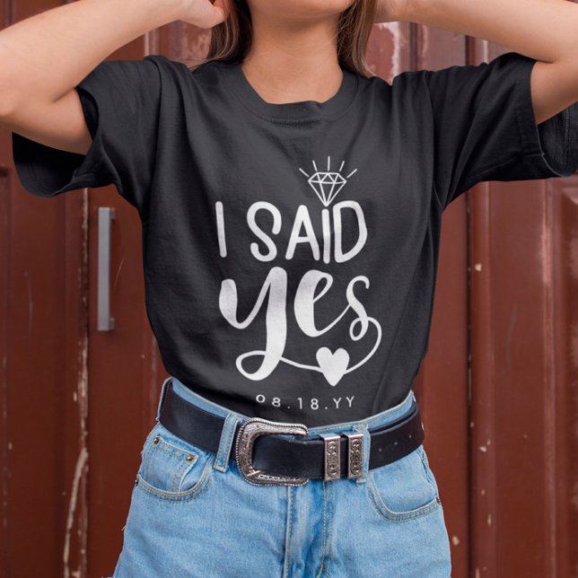 Vit I sa Ja, Diamant & Heart, tilläggsdatum T Shirt (Skapare uppladdad)