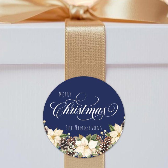 Vit jul Poinsettia blå Runt Klistermärke (White Christmas Poinsettia blue Classic Round Sticker)