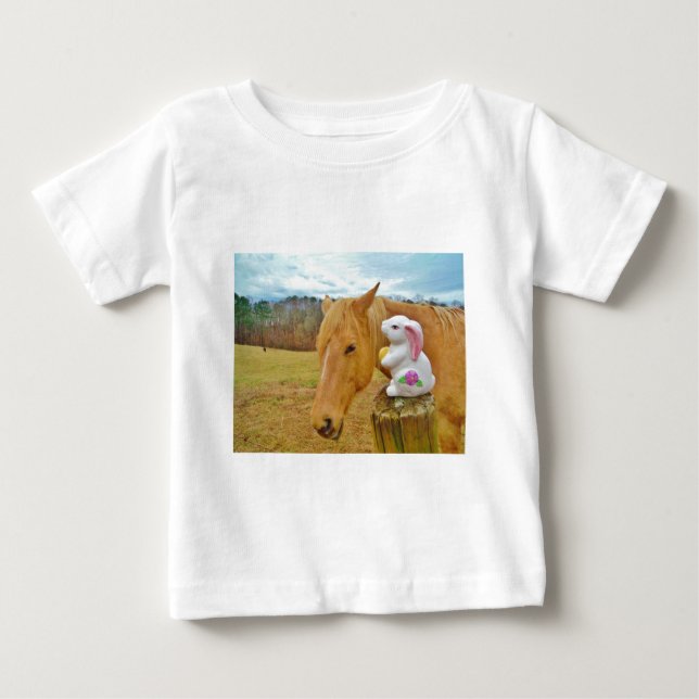 Vit kanin och blond gult häst tee shirt (Framsida)