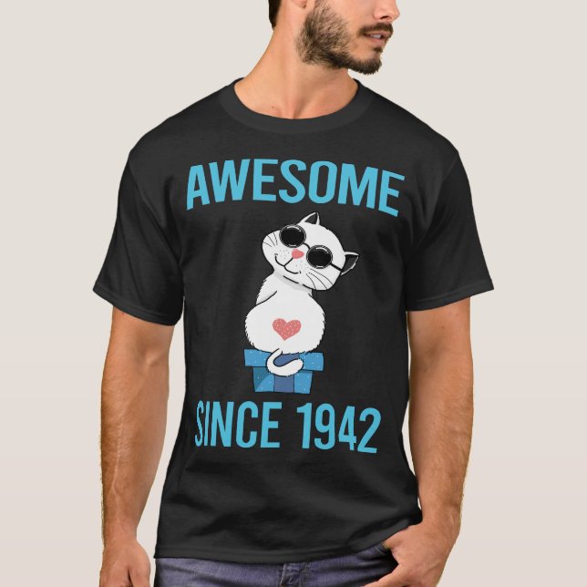 Vit katt - fantastisk sedan 1942 t shirt (Framsida)