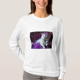 vit katt på lila armstol t-shirt