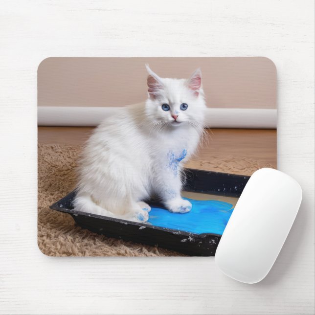 Vit Kitten i färgbrickan Musmatta (Med mus)
