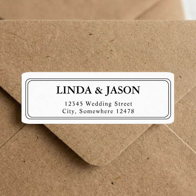 Vit Klassisk Skrift Bröllops Returadress Etikett (White classic script address labels add timeless elegance to your wedding stationery.)
