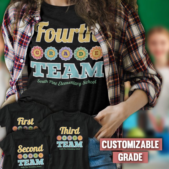 Vit kontur Retro Flowers 4:e Klass Team School T Shirt (Skapare uppladdad)