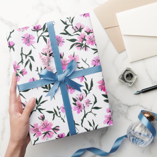 Vit körsbärs blommar på vitt presentpapper (Gifting)