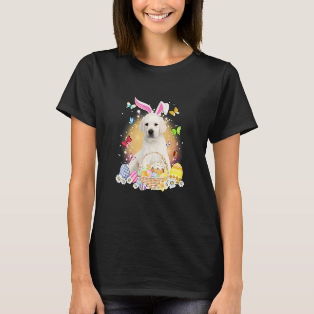 Vit Labrador Kanin Hund Med Påskägg Korg T Shirt (Framsida)