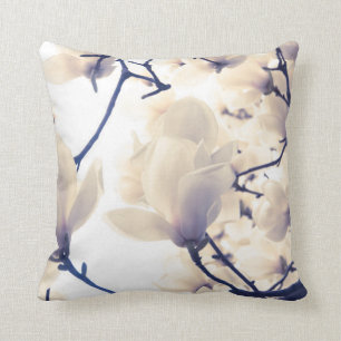 VIT MAGNOLIA BLOMMOR KUDD KUDDE