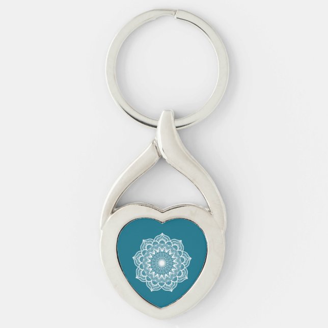 Vit Mandala på Blå Bakgrund Twisted Heart Silverfärgad Nyckelring (Framsidan)