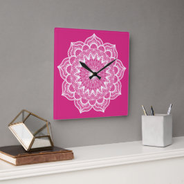 Vit Mandala på Rosa Bakgrund Liten Fyrkantig Klocka