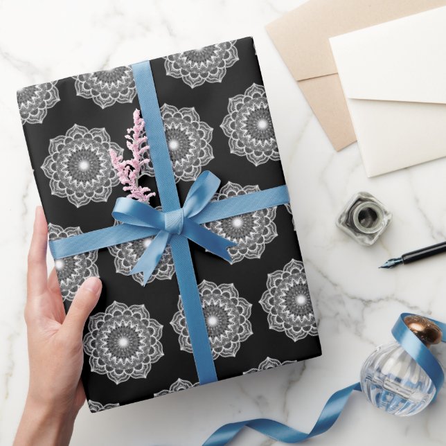 Vit Mandala på Svart Bakgrund Presentpapper (Gifting)