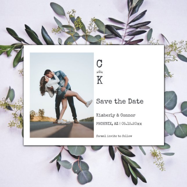 Vit minimalistisk monogram fotokort spara datumet (White Minimalist Monogram Photo Save the Date)
