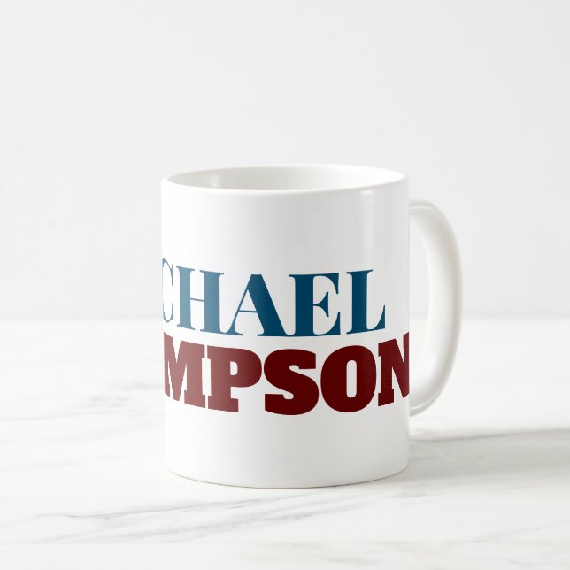 vit-mugg med röd blå serif-font big-brev namn kaffemugg (Framsida höger)