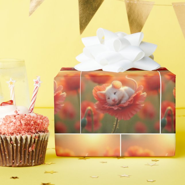 Vit mus Napping på en röd diskett Presentpapper (Födelsedagsfest)