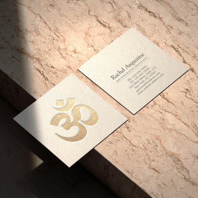 Vit och Guld Präglad OM Symbol Yoga Instruktör Fyrkantigt Visitkort (Skapare uppladdad)