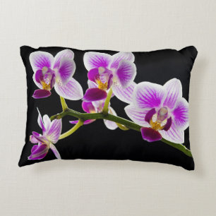 Vit och lila orchid prydnadskudde