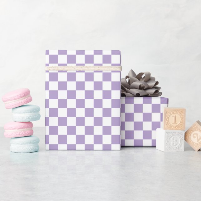 Vit och lila schackrutigt inslagspapper rulle presentpapper (Baby Shower)