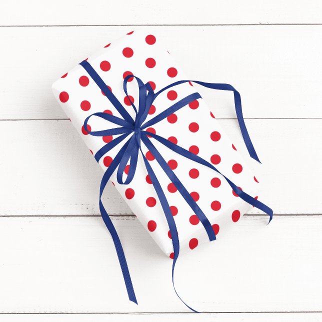 Vit och röd prickig presentpapper (White and Red Polka Dot Wrapping Paper)
