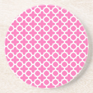 Vit om Shock rosa Quatrefoil Mönster Underlägg Sandsten