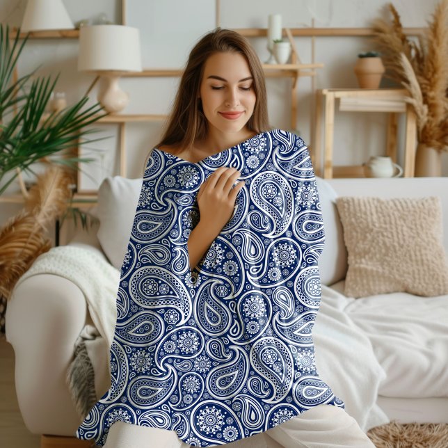 Vit på blå vintage paisley-mönster fleecefilt (Skapare uppladdad)