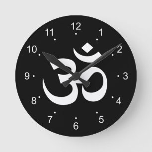 Vit på svart Om-symbol Rund Klocka