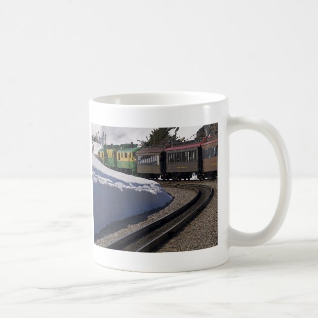Vit passerar 18 kaffemugg (Höger)