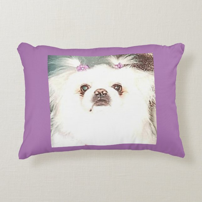 Vit pekingesisk marionettaccent dekorativ kudde. prydnadskudde (Framsidan)