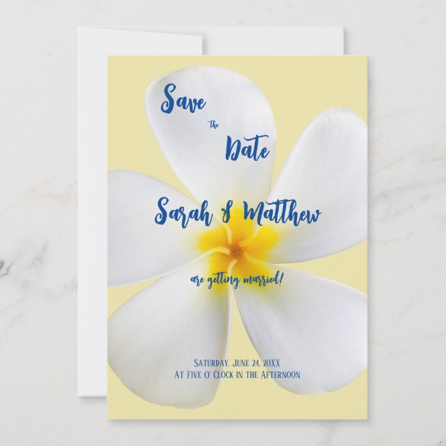 Vit Plumeria på gult, tropiskt, blommigt bröllop Spara Datumet (Framsida)