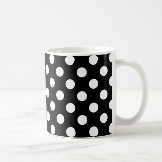 Vit polka dots på svart kaffemugg