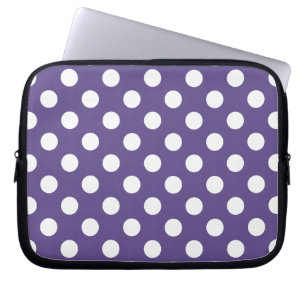 Vit polka dots på ultraviolett laptop fodral