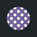 Vit polka dots på ultraviolett magnet<br><div class="desc">Pantones färg år 2018 är ultraviolett.</div>