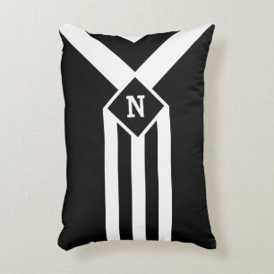 Vit Rand och Chevrons on Black med Monogram Prydnadskudde