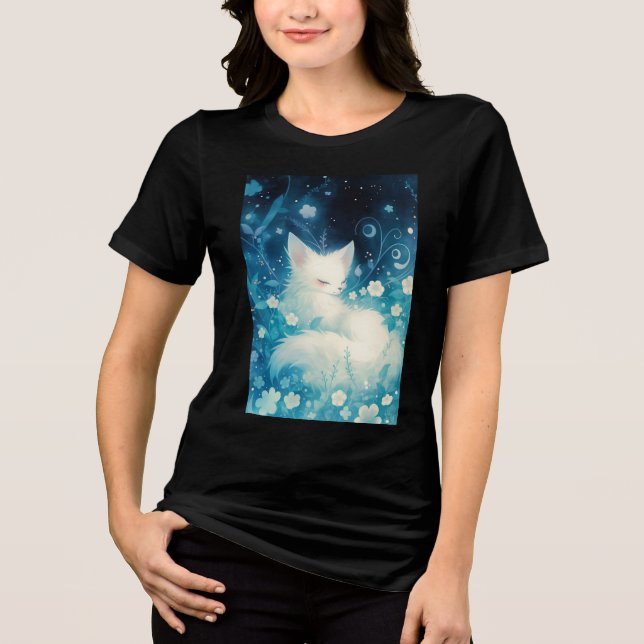 Vit räv som slumrar i blomsterprakt t shirt (Framsida)