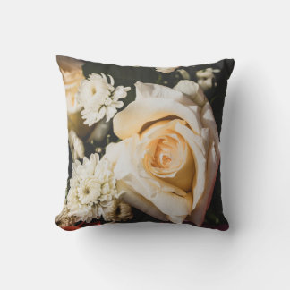 Vit Ros Blomma Blommig Design Kudde