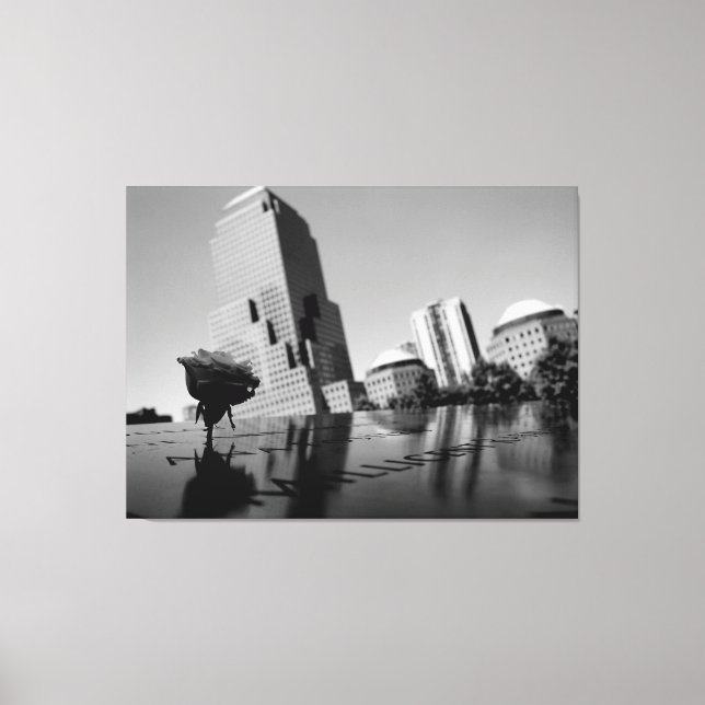 Vit ros i hågkomst canvastryck (Framsida)