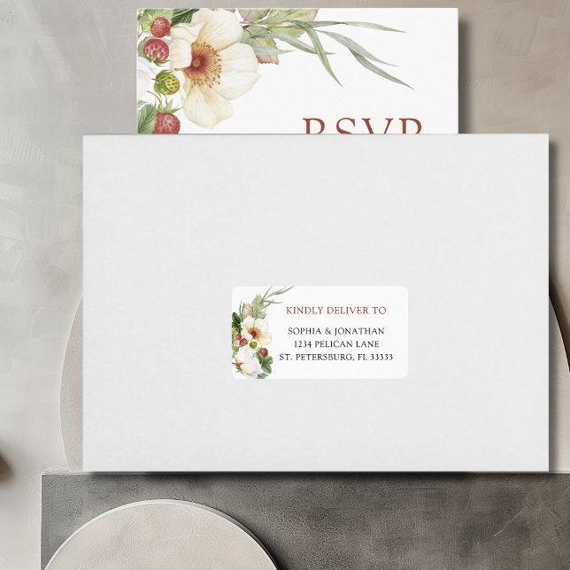 Vit ros och Vild Strawberry Bröllop OSA Adressetikett (White Rose and Wild Strawberry Wedding RSVP Envelope Address Label)