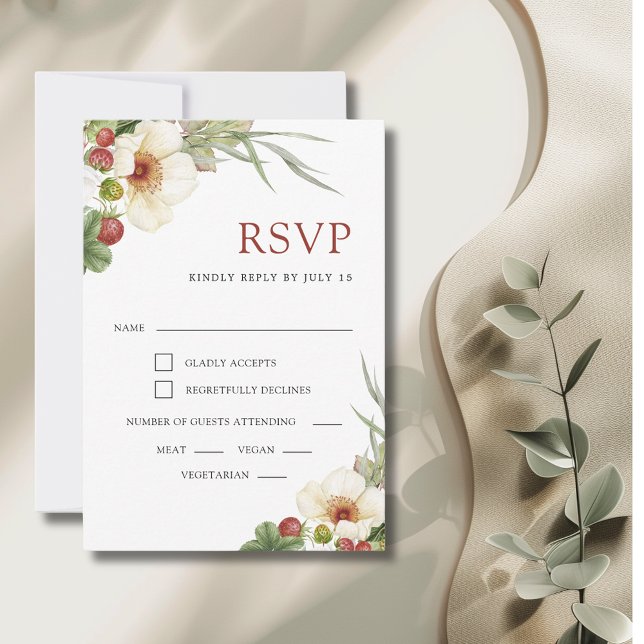 Vit ros och Vild Strawberry Bröllop OSA Kort (White Rose and Wild Strawberry Wedding RSVP Card with Envelope)