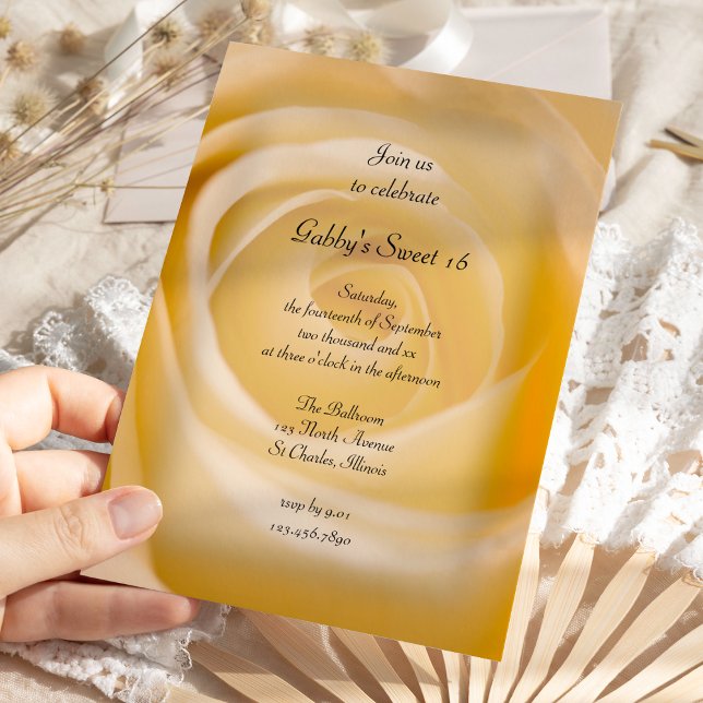 Vit ros Sweet 16 Födelsedagsfest Inbjudningar (Skapare uppladdad)