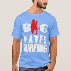 vit skönhetsflicka och surfboard stor vinkar surfi t shirt