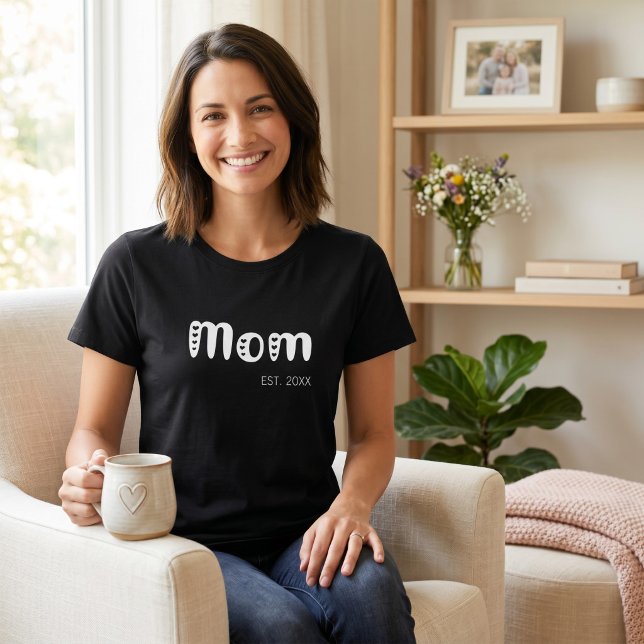 Vit skript etablerad mamma söta hjärtan t shirt (Skapare uppladdad)