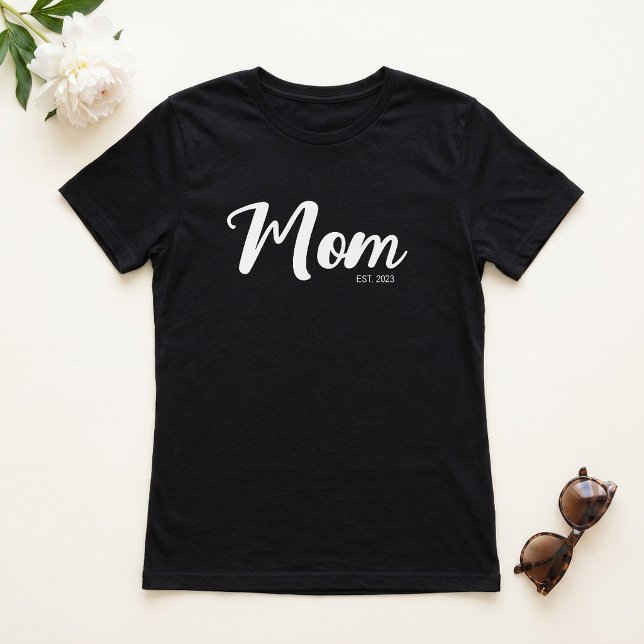 Vit skript etablerad mamma svart t shirt (White Script Established Mom Black T-Shirt)