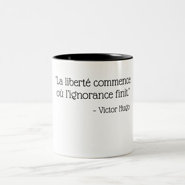 Vit&svart - Victor Hugo-citat Två-Tonad Mugg (Center)