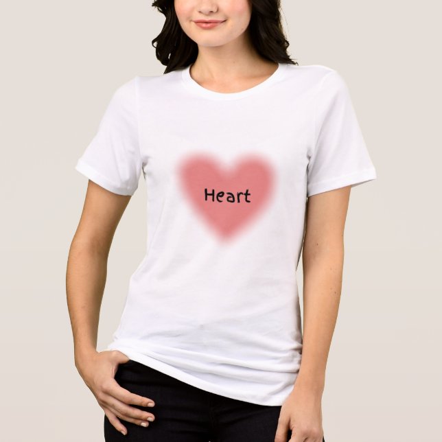 Vit T-Shirt Halvärmar Med Hjärtdesign. (Framsida)