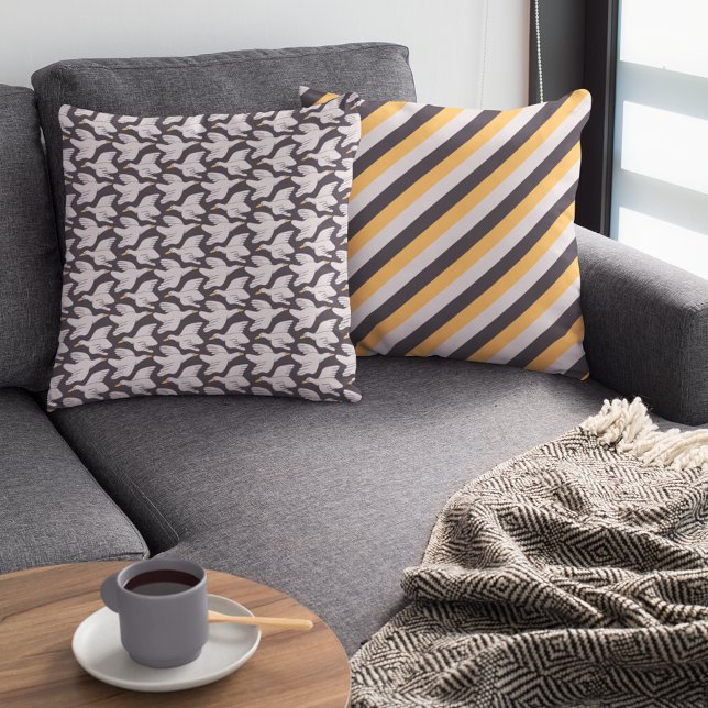 Vit Tecknad Geometric Mönster Mörk Grått Kudde (Skapare uppladdad)
