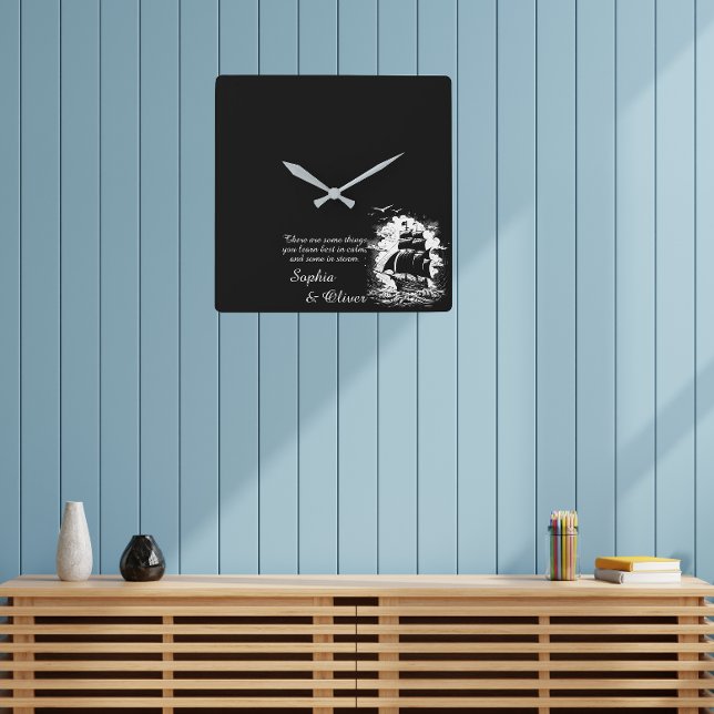 Vit text för citattecken i pirat Frakt Birds Motiv Fyrkantig Klocka (personalized wall clock)